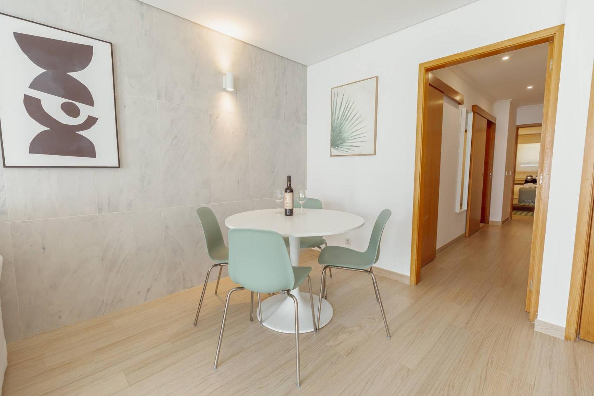 Stylish Apartment With Terrace By Hosty Porto Exterior photo